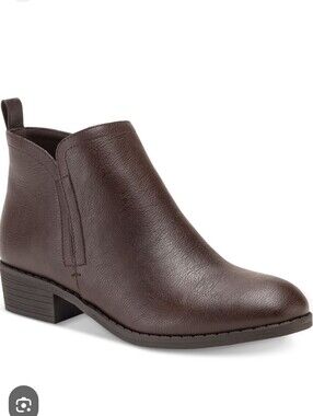 NEW IN BOX Classic Brown Leather Ankle Bootie— Women Sun & Stone